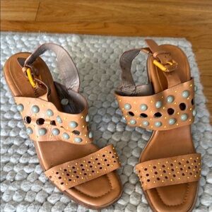 Donald J. Pliner Tan and Yellow Heels